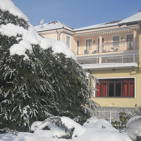 L'Ostu Del Povr-Om Hotel Pinasca Bagian luar foto
