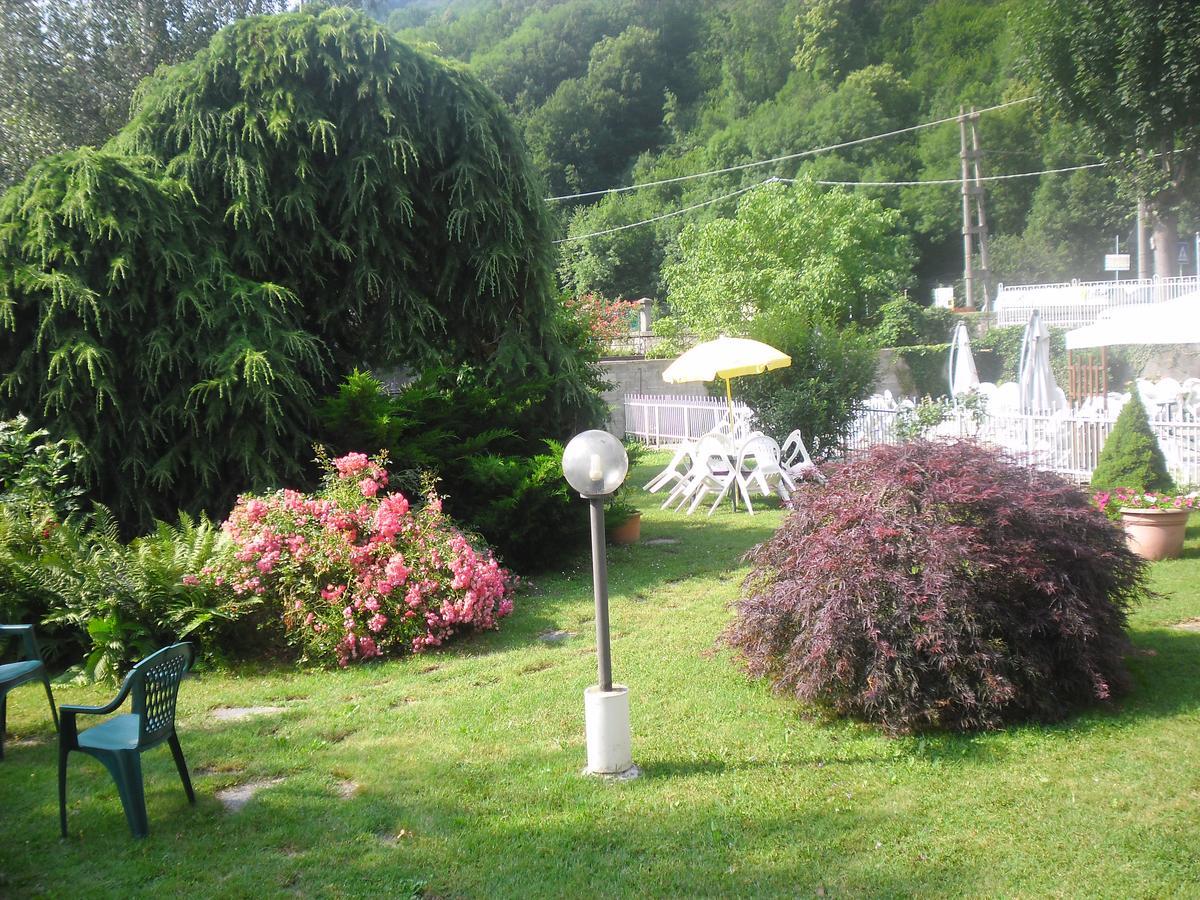 L'Ostu Del Povr-Om Hotel Pinasca Bagian luar foto