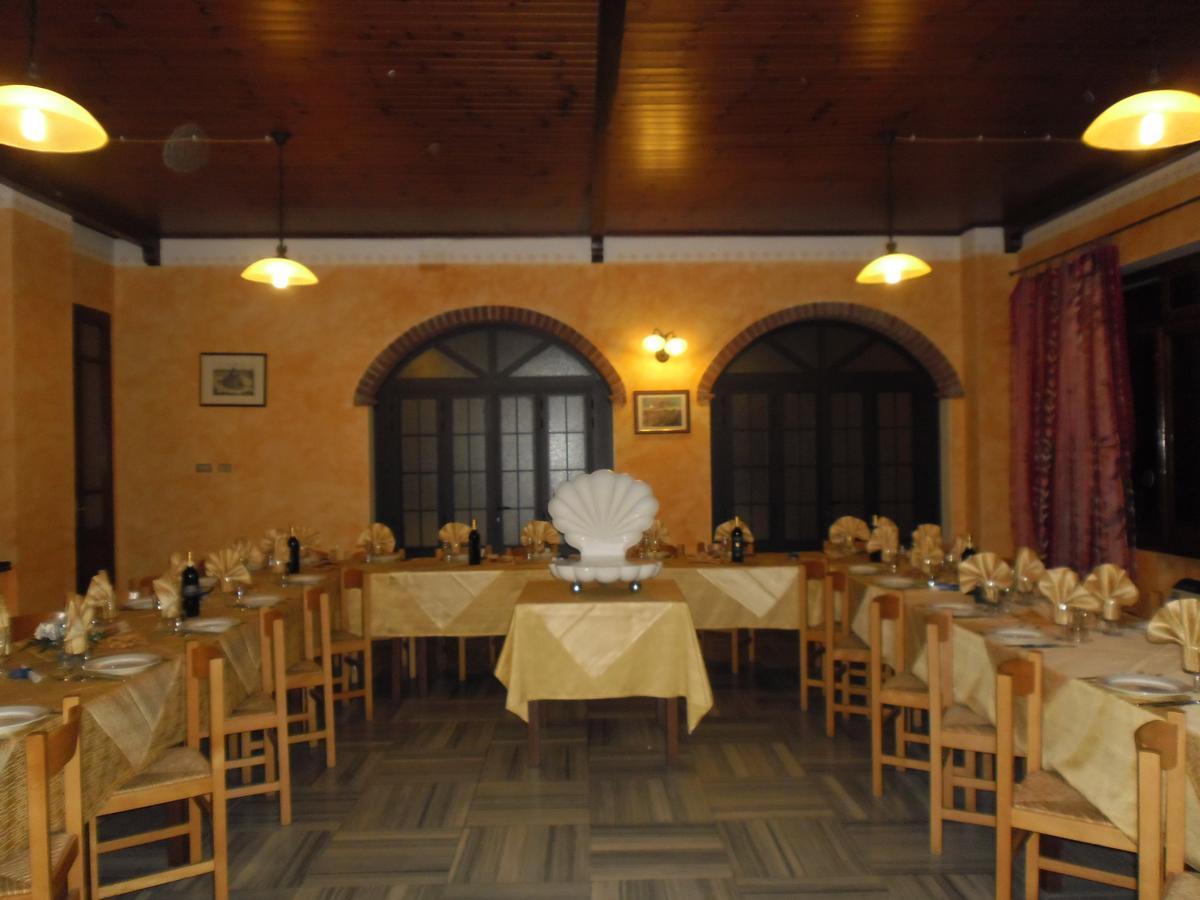 L'Ostu Del Povr-Om Hotel Pinasca Bagian luar foto